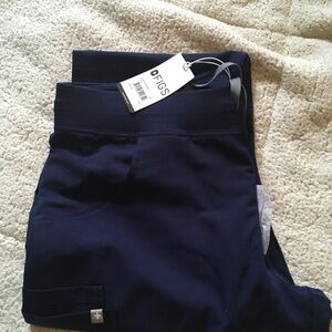 Brand new figs set 💙